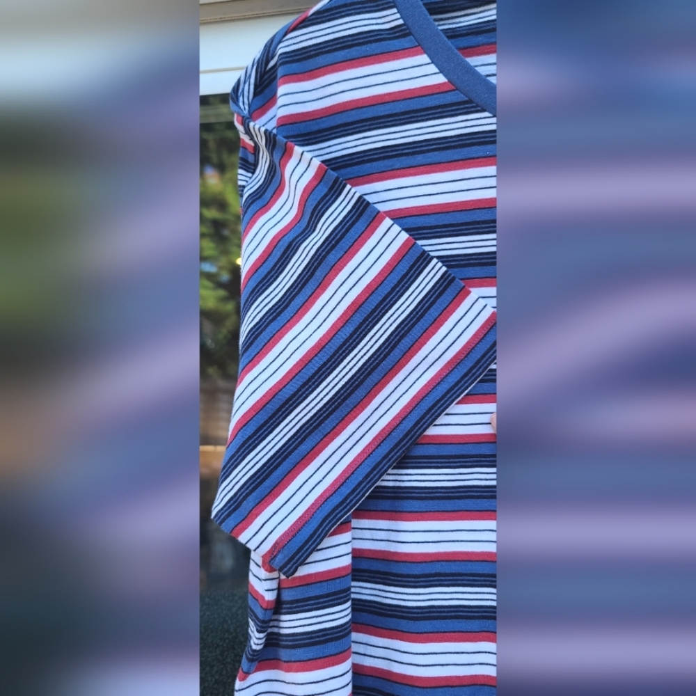 Men’s Levi’s Classic Pocket Striped Blue Red T-shirt - Size XL - Picture 13 of 17